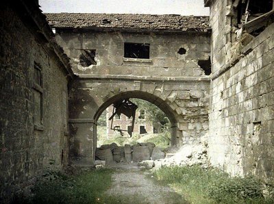 Glasfabriek, Vauxrot, Cuffies, Aisne, Frankrijk, 1917 door Fernand Cuville